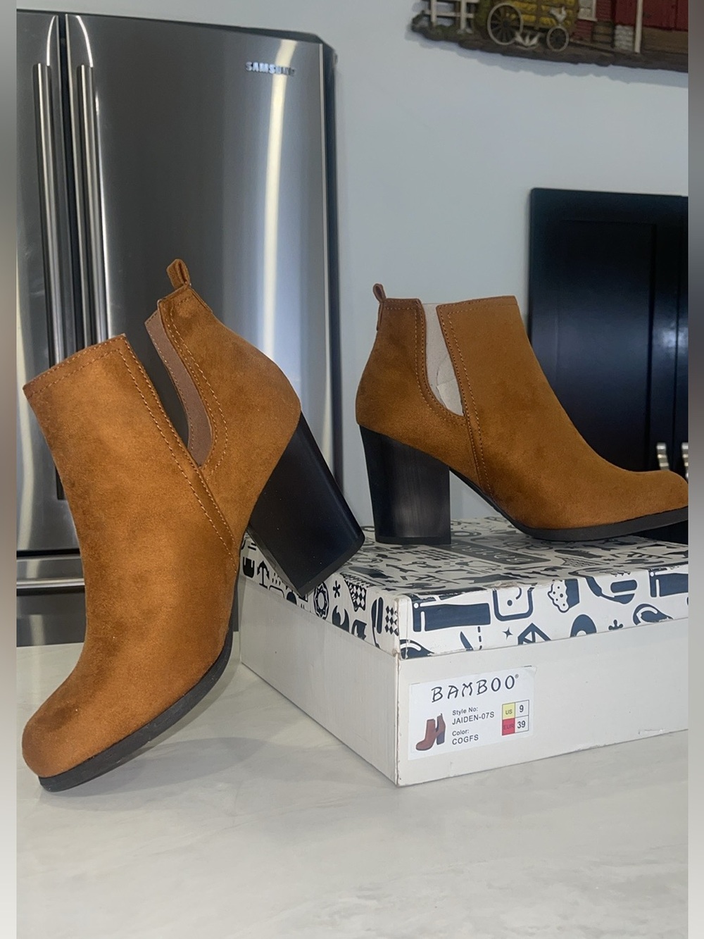 New!! ✨ Women’s Brown Suede Ankle Boots/ Bootie- Size 8.5, 9 and 10